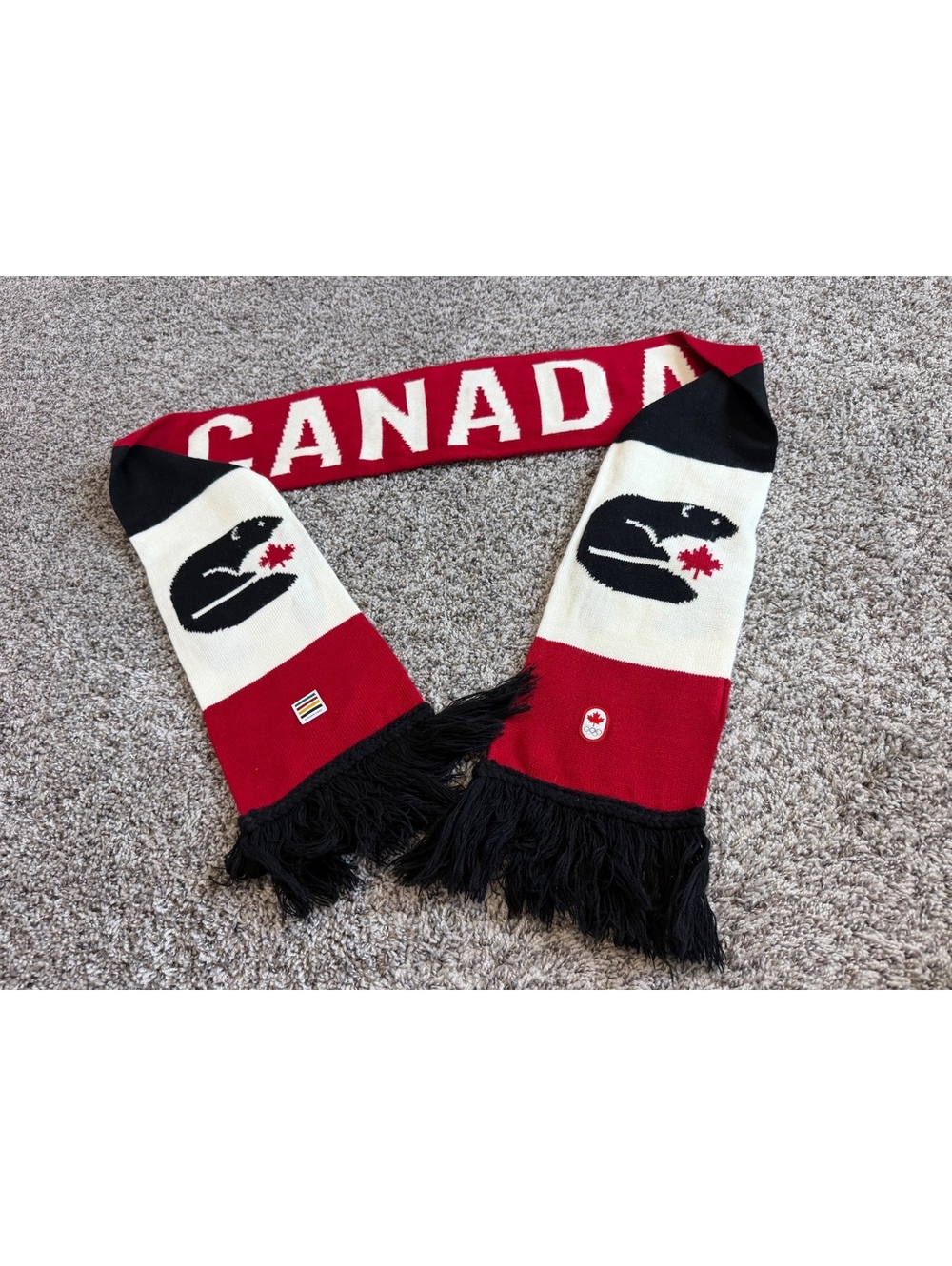 Hudson’s Bay Team Canada Olympic Fan Apparel Fringe Knit Scarf
